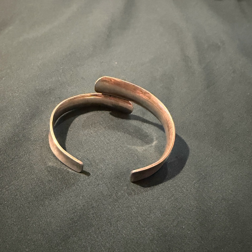 Elegant Silver Cuff Bracelet - Picture 2 of 5